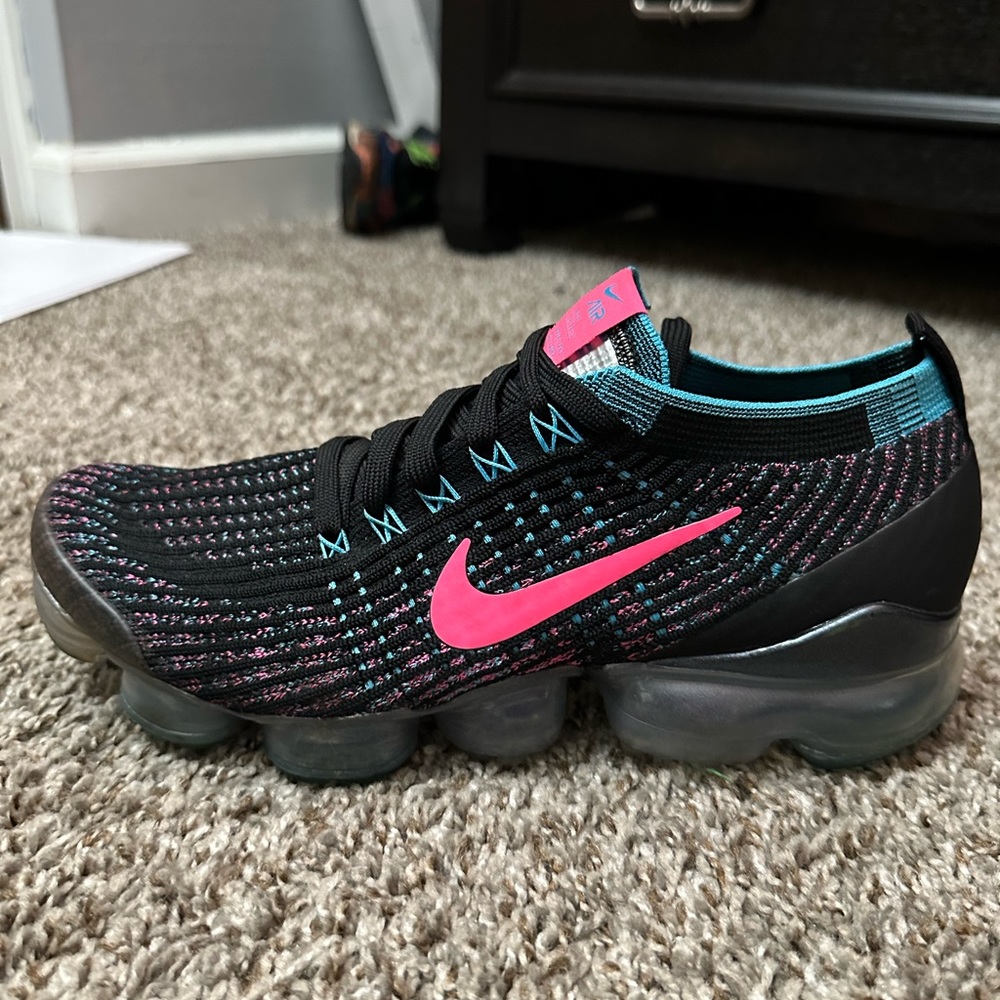 Womens Nike Air VaporMax Flyknit 3 Black Hyper Pink Blue Size 9
